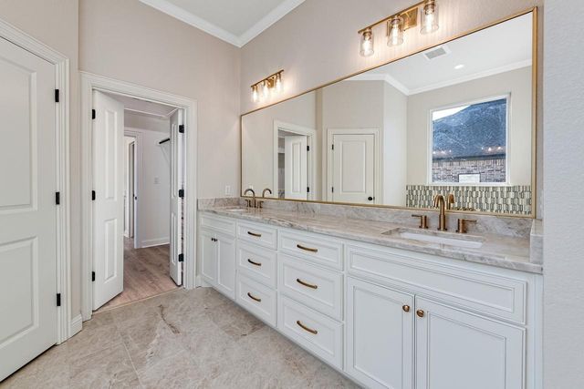 10208 Castleberry Lane, Waco, TX 76712