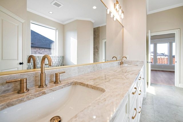 10208 Castleberry Lane, Waco, TX 76712