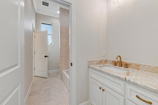 10208 Castleberry Lane, Waco, TX 76712