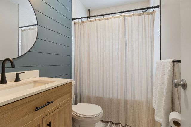 5516 France Avenue S, Edina, MN 55410