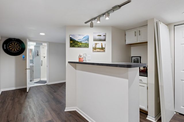 5516 France Avenue S, Edina, MN 55410