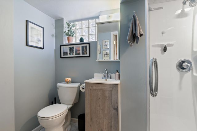 5516 France Avenue S, Edina, MN 55410