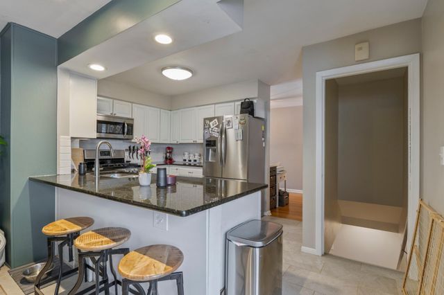 5516 France Avenue S, Edina, MN 55410