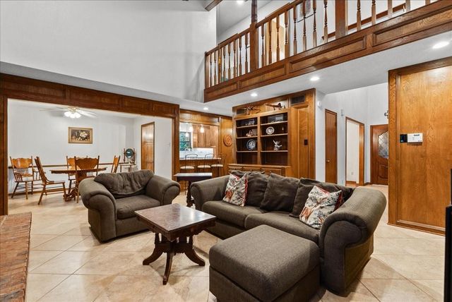 1810 Hunt Drive, Friendswood, TX 77546