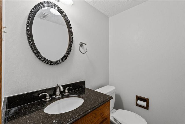 1810 Hunt Drive, Friendswood, TX 77546