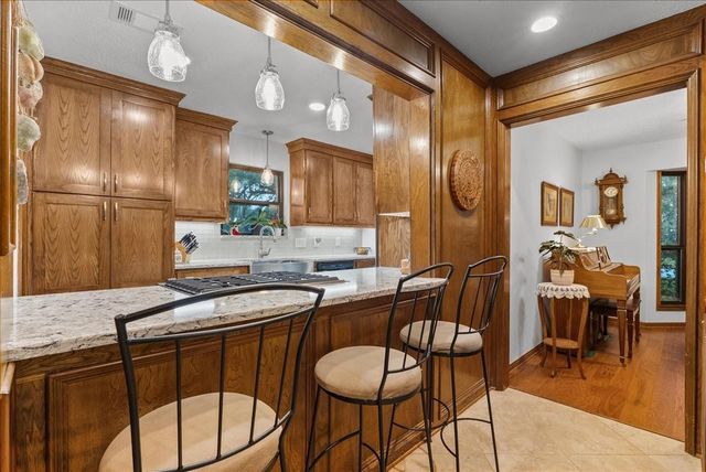 1810 Hunt Drive, Friendswood, TX 77546