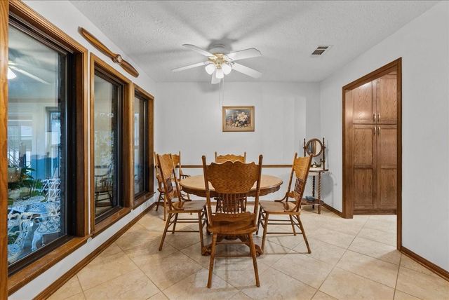1810 Hunt Drive, Friendswood, TX 77546