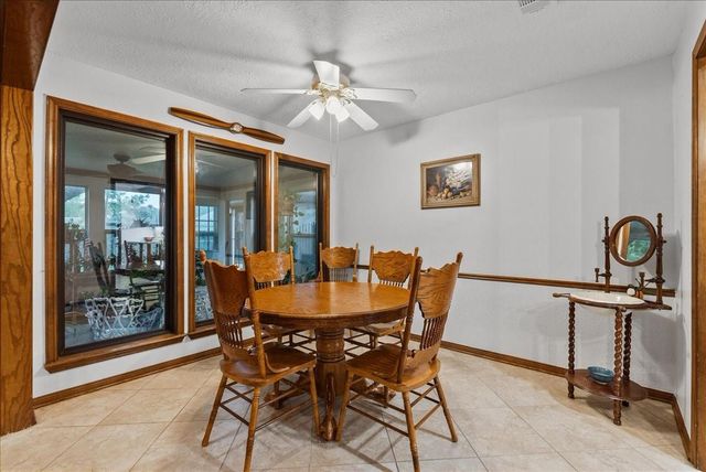 1810 Hunt Drive, Friendswood, TX 77546