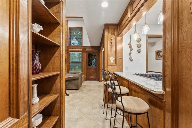1810 Hunt Drive, Friendswood, TX 77546