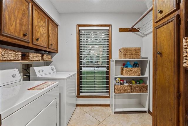 1810 Hunt Drive, Friendswood, TX 77546