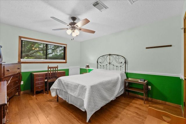 1810 Hunt Drive, Friendswood, TX 77546