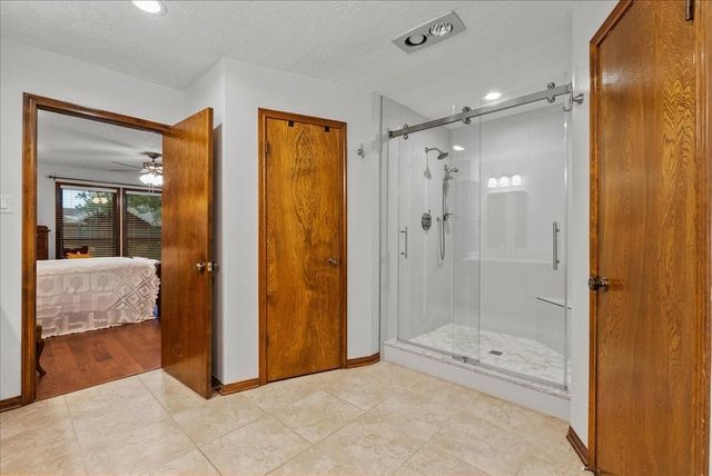 1810 Hunt Drive, Friendswood, TX 77546