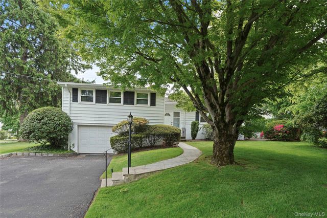 11 Maplemoor Lane, White Plains, NY 10605