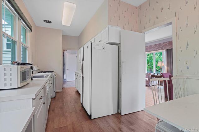 11 Maplemoor Lane, White Plains, NY 10605