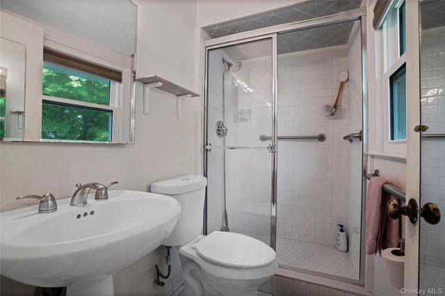 11 Maplemoor Lane, White Plains, NY 10605