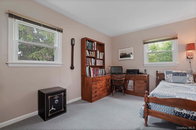 11 Maplemoor Lane, White Plains, NY 10605