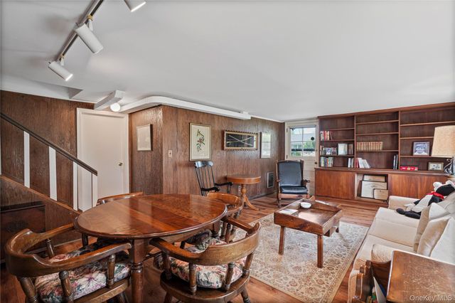 11 Maplemoor Lane, White Plains, NY 10605