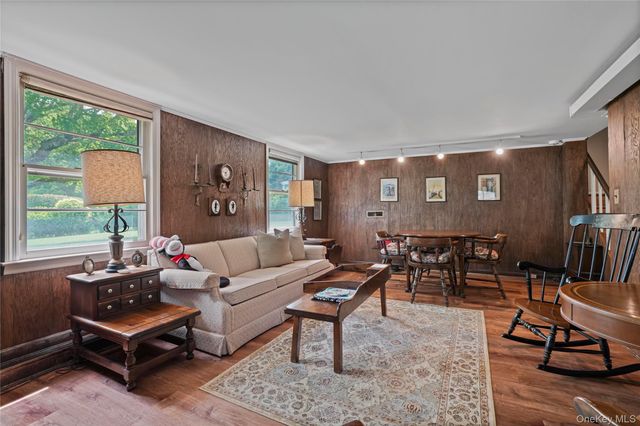 11 Maplemoor Lane, White Plains, NY 10605