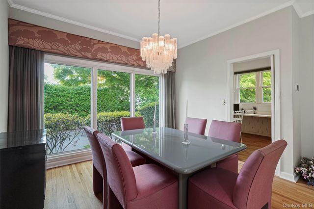 11 Maplemoor Lane, White Plains, NY 10605