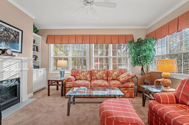 1 Gloucester Rd Apt M1, Hilton Head Island, SC 29928