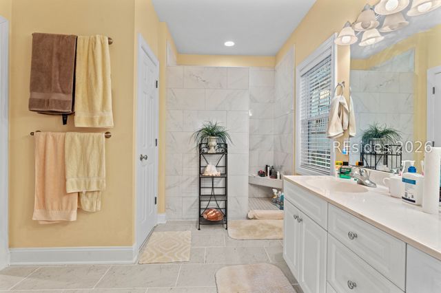 1 Gloucester Rd Apt M1, Hilton Head Island, SC 29928