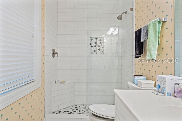 1 Gloucester Rd Apt M1, Hilton Head Island, SC 29928