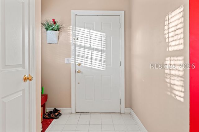 1 Gloucester Rd Apt M1, Hilton Head Island, SC 29928