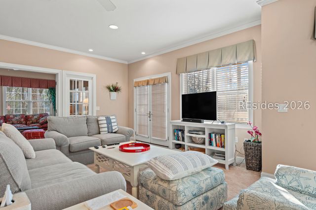 1 Gloucester Rd Apt M1, Hilton Head Island, SC 29928