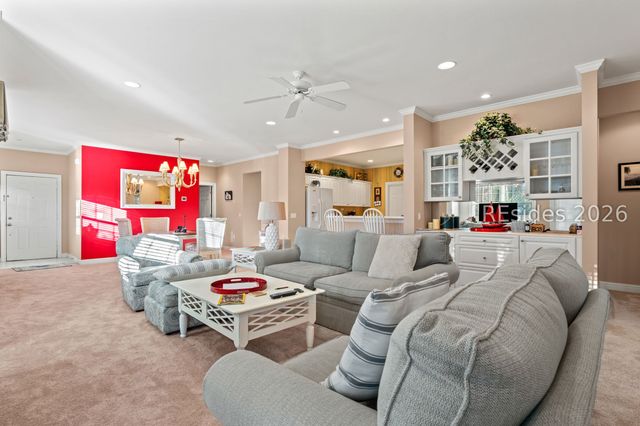 1 Gloucester Rd Apt M1, Hilton Head Island, SC 29928