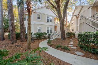 1 Gloucester Rd Apt M1, Hilton Head Island, SC 29928