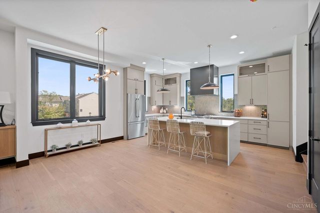 3746 Miami Run, Mariemont, OH 45227