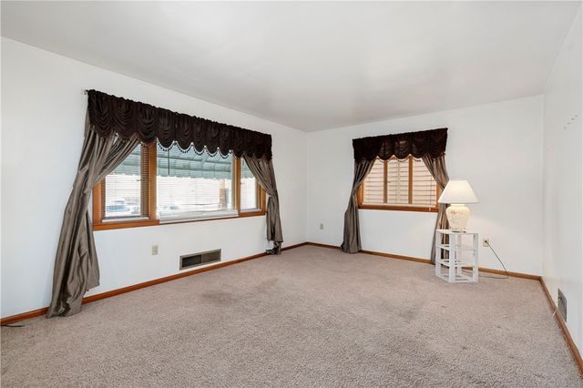 306 Allegheny St, Tarentum, PA 15084