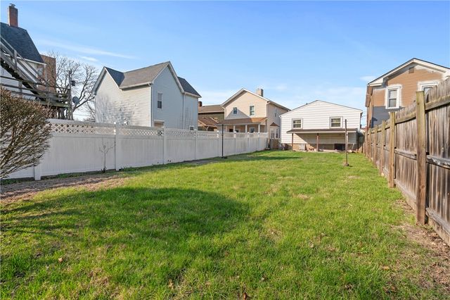 306 Allegheny St, Tarentum, PA 15084