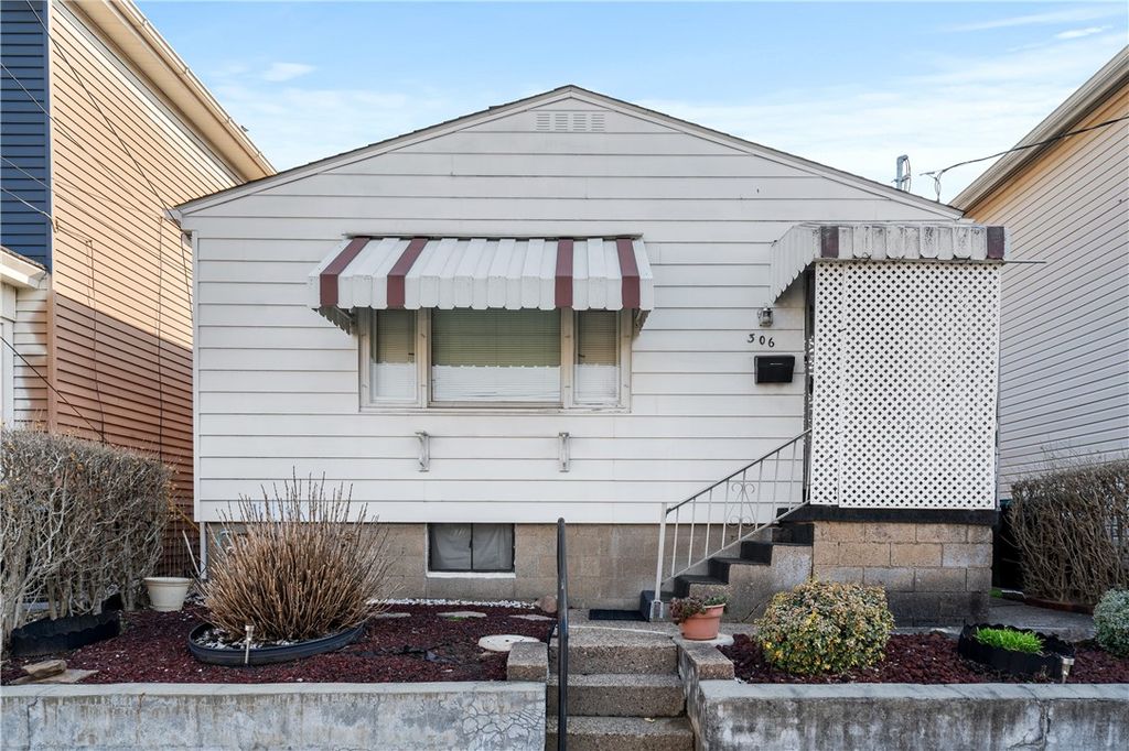 306 Allegheny St, Tarentum, PA 15084