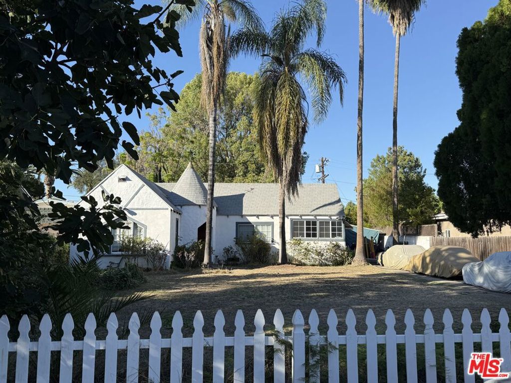 11547 Hortense Street, Valley Village, CA 91602 — photo 2