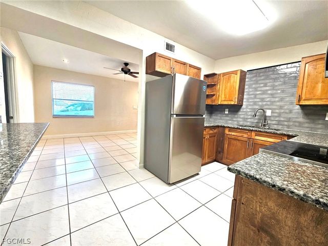 1532 Veronica S Shoemaker BLVD, Fort Myers, FL 33916