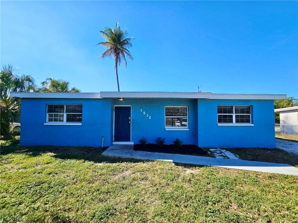 1532 Veronica S Shoemaker BLVD, Fort Myers, FL 33916