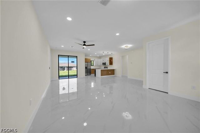 4016 9th ST SW, Lehigh Acres, FL 33976