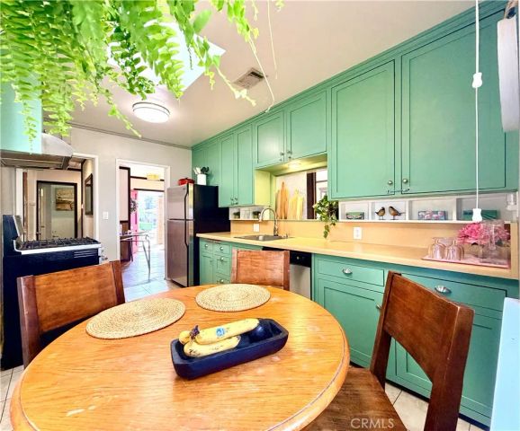 2925 Knoxville, Long Beach, CA 90815