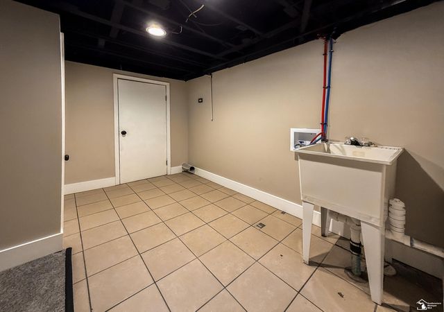 15593 Thomas Avenue, Allen Park, MI 48101