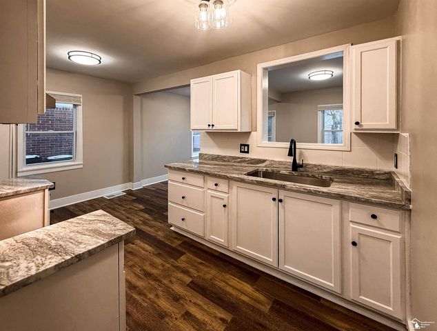 15593 Thomas Avenue, Allen Park, MI 48101