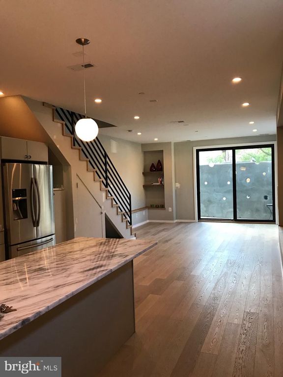 706 16TH ST NE #1, Washington, DC 20002
