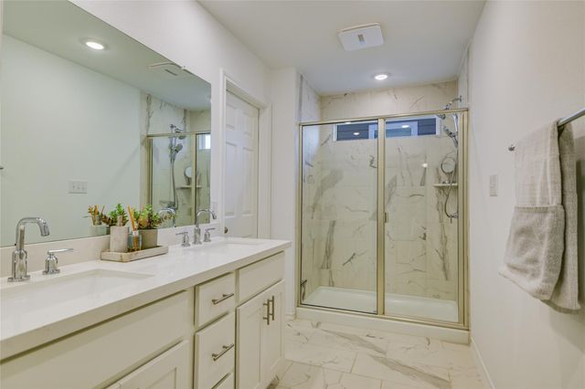 163 Longstraw DR, Buda, TX 78610