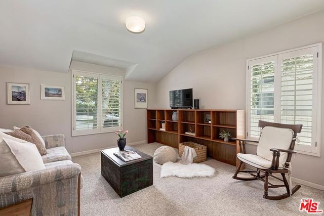 169 S Gretna Green Way, Los Angeles, CA 90049