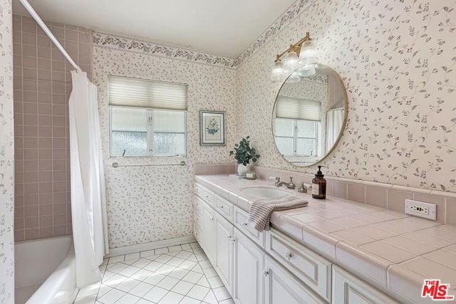 169 S Gretna Green Way, Los Angeles, CA 90049