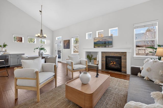 19744 SW Aspen Ridge Drive, Bend, OR 97702