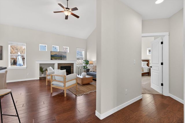 19744 SW Aspen Ridge Drive, Bend, OR 97702