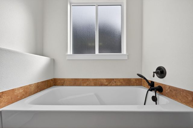 19744 SW Aspen Ridge Drive, Bend, OR 97702