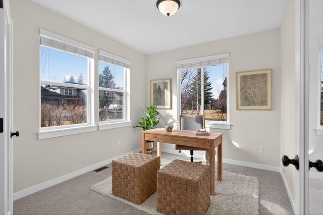 19744 SW Aspen Ridge Drive, Bend, OR 97702