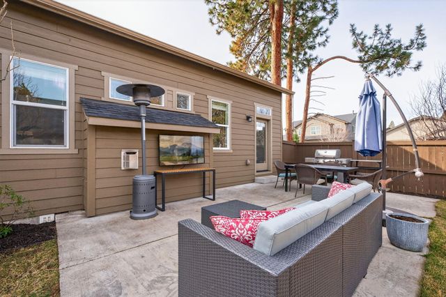 19744 SW Aspen Ridge Drive, Bend, OR 97702